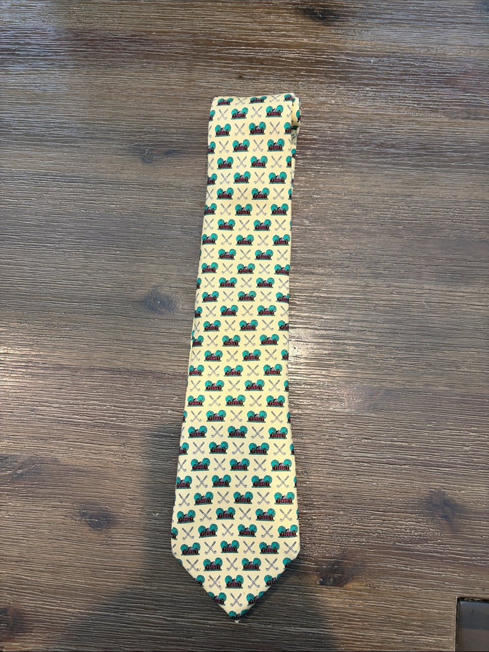 Men’s Colonial Golf Course Yellow Vineyard Vines Tie